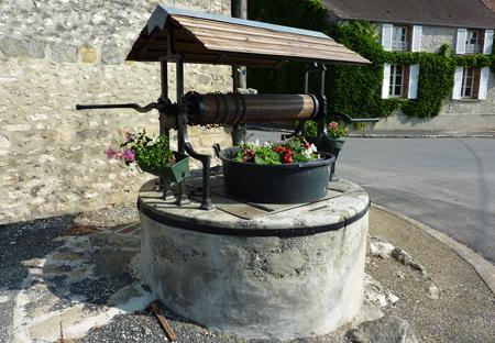 Il reste deux puits à La Chapelle-St-Sulpice, ils ont été rénovés en 2009.